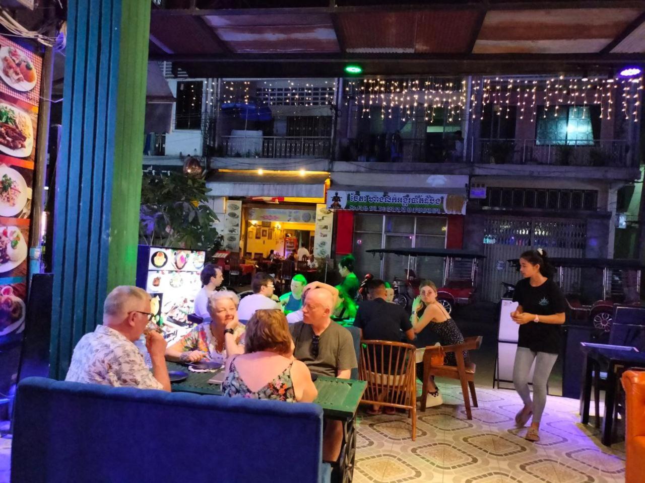 Moonlight Villa Phnom Penh Exterior photo
